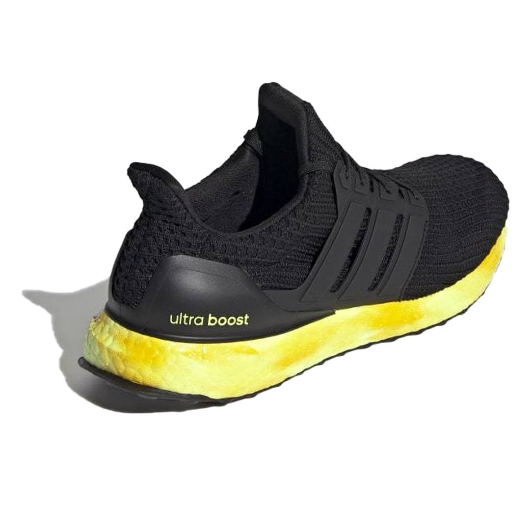 ULTRABOOST 4 DNA