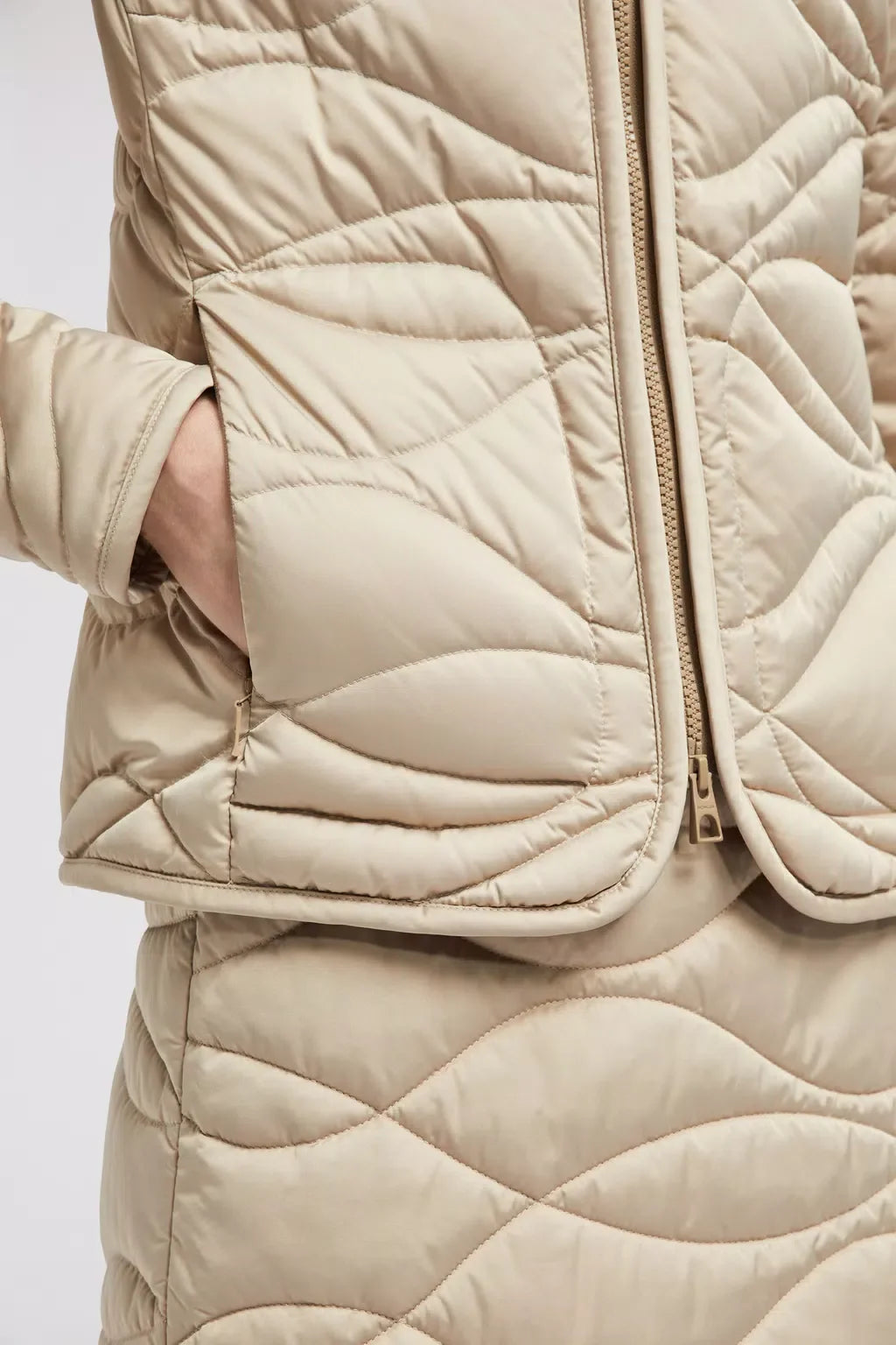 Pyrope Short Down Jacket